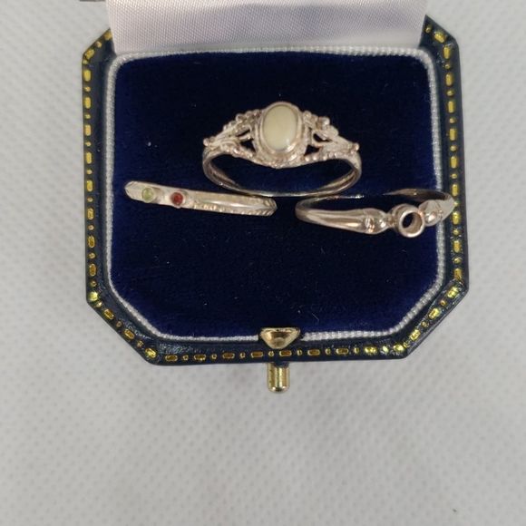 3 Silver Rings - Picture 2 of 3